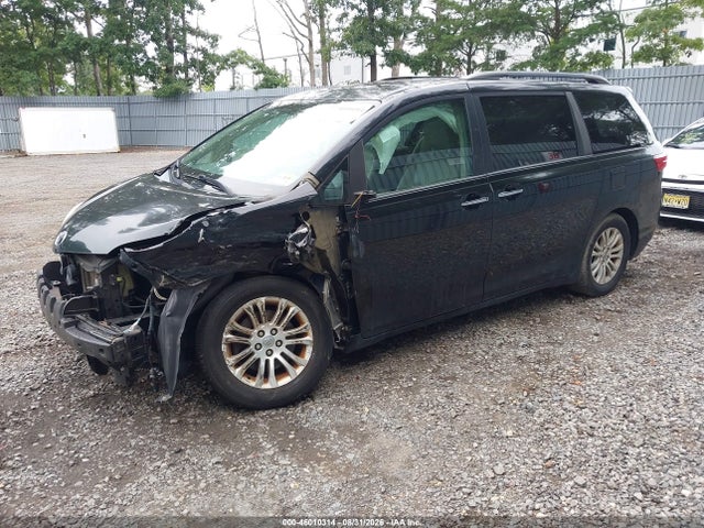 46010314 :رقم المزاد ، 5TDYK3DC4FS596321 vin ، 2015 Toyota Sienna Xle Premium 8 Passenger مزاد بيع