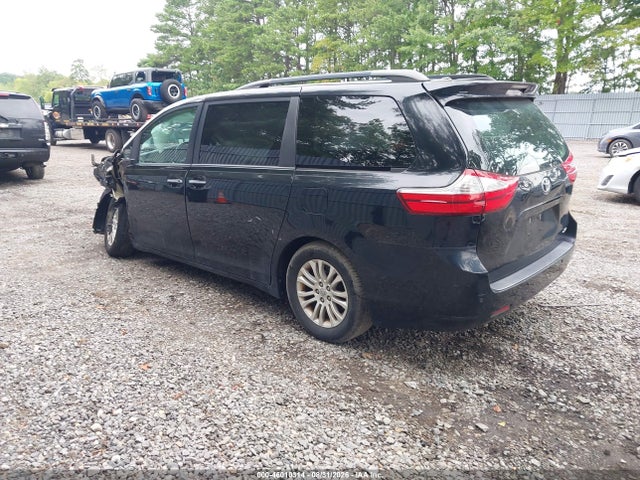 46010314 :رقم المزاد ، 5TDYK3DC4FS596321 vin ، 2015 Toyota Sienna Xle Premium 8 Passenger مزاد بيع
