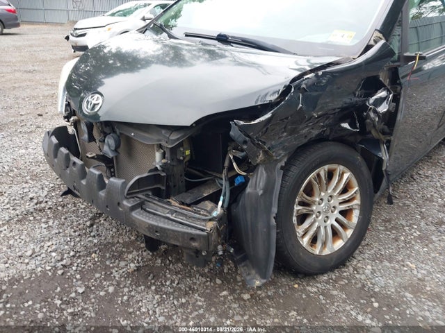 46010314 :رقم المزاد ، 5TDYK3DC4FS596321 vin ، 2015 Toyota Sienna Xle Premium 8 Passenger مزاد بيع