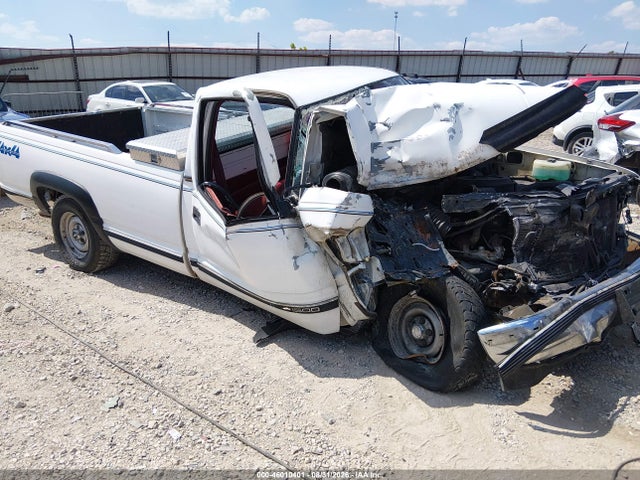 46010401 :رقم المزاد ، 1GCEC14K3NZ232772 vin ، 1992 Chevrolet Gmt-400 C1500 مزاد بيع