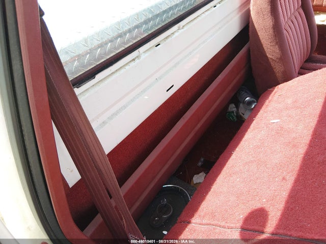 46010401 :رقم المزاد ، 1GCEC14K3NZ232772 vin ، 1992 Chevrolet Gmt-400 C1500 مزاد بيع