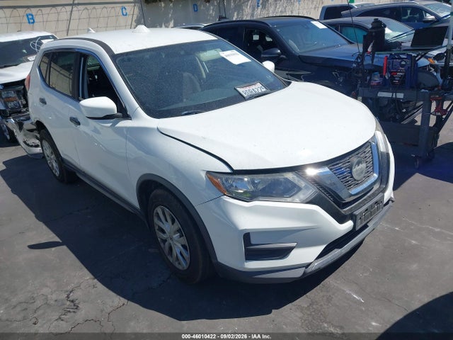 2018 KNMAT2MT2JP562776 main image