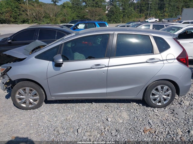 46010445 :رقم المزاد ، 3HGGK5H40KM721093 vin ، 2019 Honda Fit Lx مزاد بيع