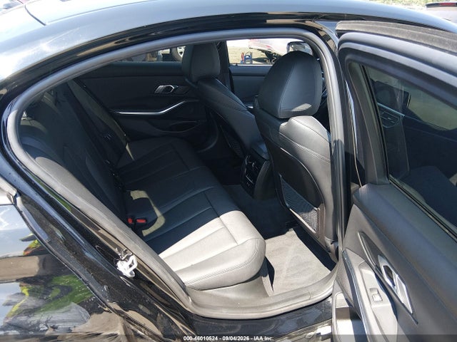 46010524 :رقم المزاد ، 3MW5R7J07M8B99026 vin ، 2021 Bmw 330i Xdrive مزاد بيع