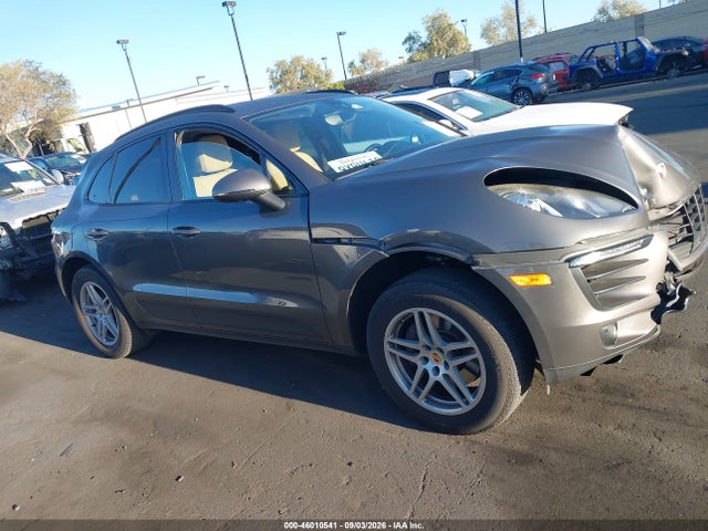 Porsche Macan 2018 WP1AA2A54JLB22558 Image 14