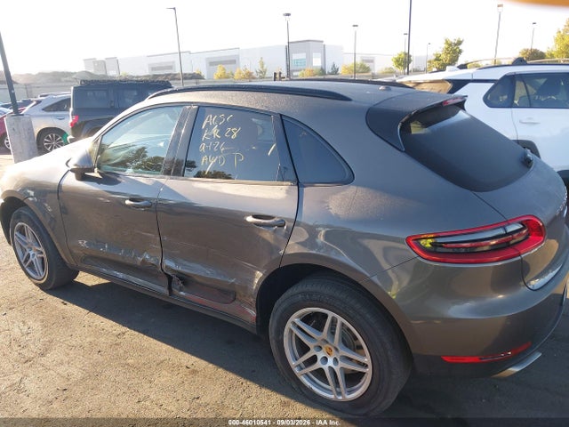 Porsche Macan 2018 WP1AA2A54JLB22558 Image 15