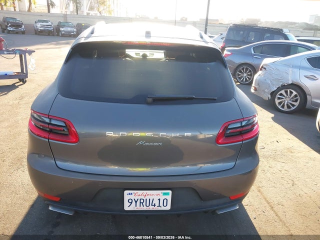 Porsche Macan 2018 WP1AA2A54JLB22558 Image 17