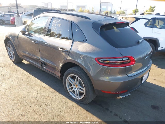Porsche Macan 2018 WP1AA2A54JLB22558 Image 3