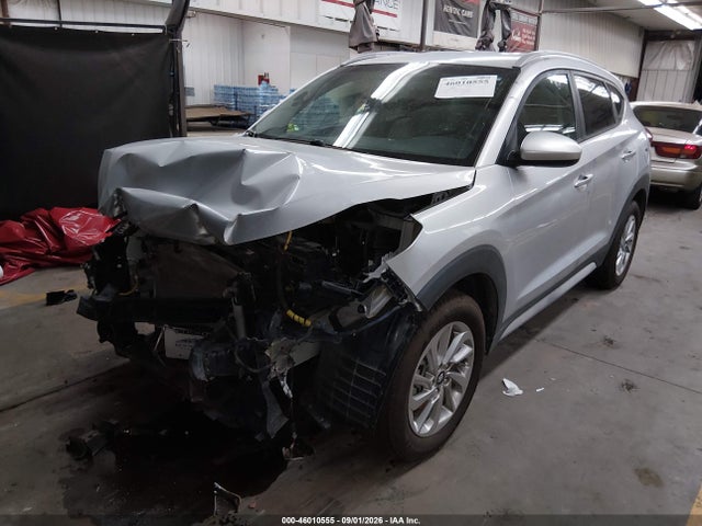 Hyundai TUCSON SEL 2018 KM8J33A41JU709430 Image 2