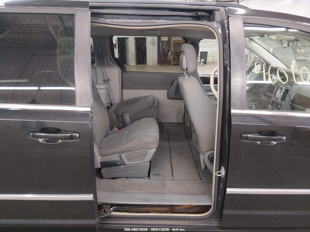46010588 :رقم المزاد ، 2A4RR5D12AR285587 vin ، 2010 Chrysler Town & Country Touring مزاد بيع