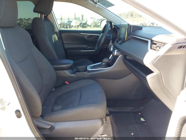 Toyota RAV4 LE 2019 2T3G1RFV3KC007642 Image 5
