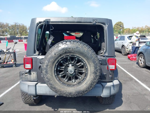 1C4BJWDG2JL895734 Jeep Wrangler Jk Unlimited Sport 4x4