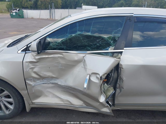 1G4GB5G39GF280638 Buick Lacrosse Leather
