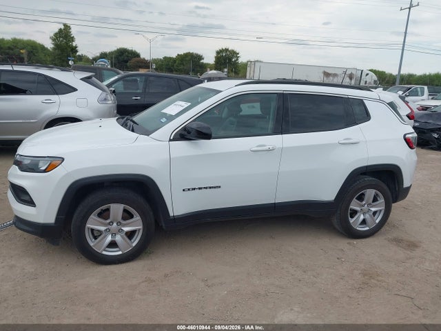 46010944 :رقم المزاد ، 3C4NJDBB1NT205975 vin ، 2022 Jeep Compass Latitude 4x4 مزاد بيع