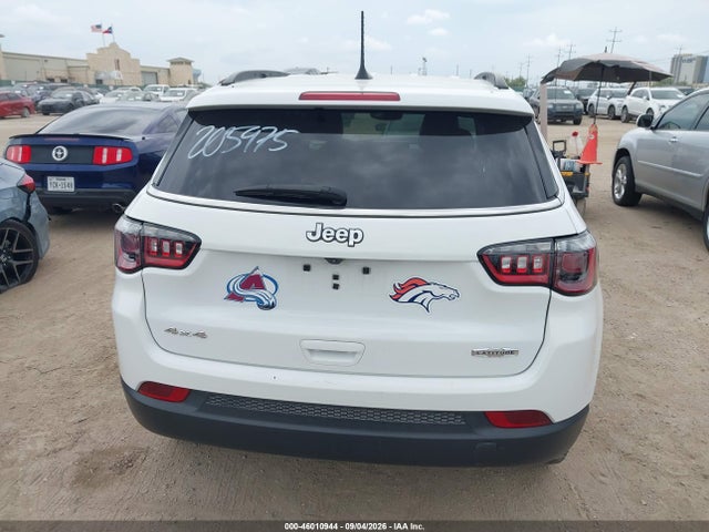 46010944 :رقم المزاد ، 3C4NJDBB1NT205975 vin ، 2022 Jeep Compass Latitude 4x4 مزاد بيع