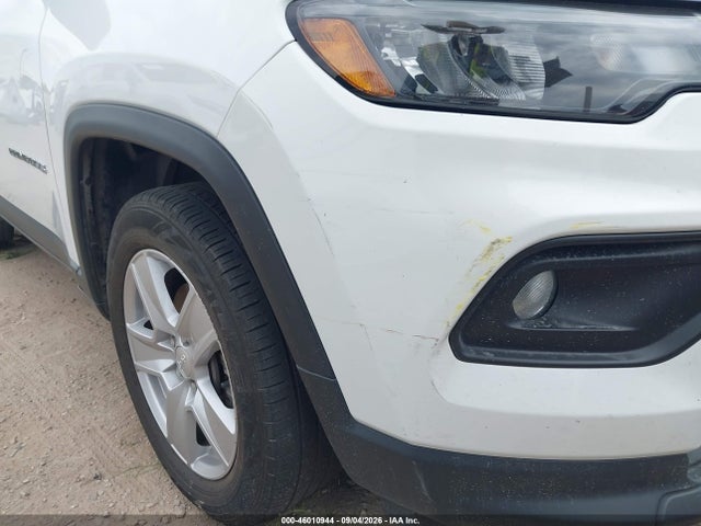 46010944 :رقم المزاد ، 3C4NJDBB1NT205975 vin ، 2022 Jeep Compass Latitude 4x4 مزاد بيع