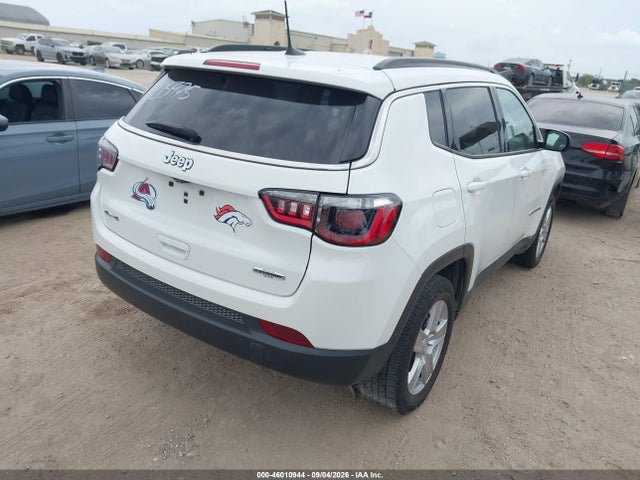 46010944 :رقم المزاد ، 3C4NJDBB1NT205975 vin ، 2022 Jeep Compass Latitude 4x4 مزاد بيع