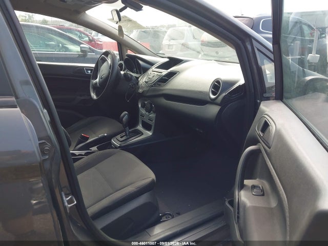 46011007 :رقم المزاد ، 3FADP4EJ2JM121977 vin ، 2018 Ford Fiesta Se مزاد بيع
