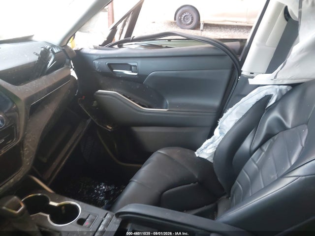 Toyota Highlander Xle 2022 5TDHZRAH5NS125341 Image 5