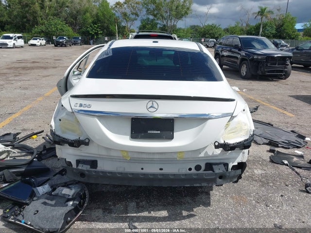 46011051 :رقم المزاد ، W1KWF8DB5MR645057 vin ، 2021 Mercedes-benz C 300 Sedan مزاد بيع