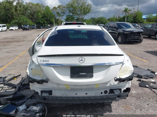 46011051 :رقم المزاد ، W1KWF8DB5MR645057 vin ، 2021 Mercedes-benz C 300 Sedan مزاد بيع
