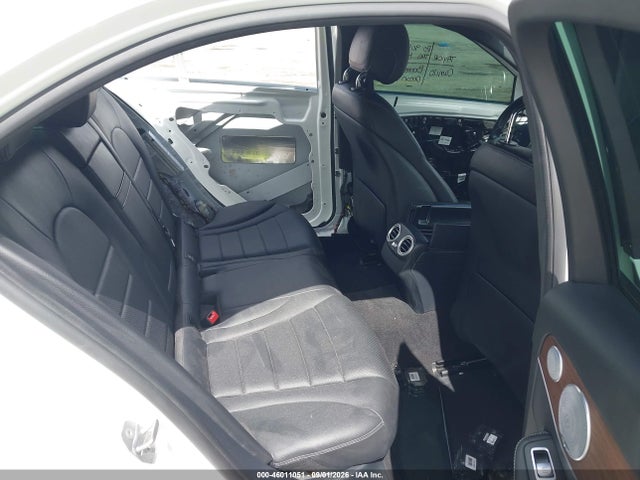 46011051 :رقم المزاد ، W1KWF8DB5MR645057 vin ، 2021 Mercedes-benz C 300 Sedan مزاد بيع