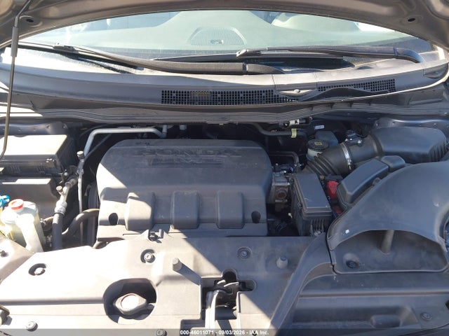 46011071 :رقم المزاد ، 5FNRL5H68FB005946 vin ، 2015 Honda Odyssey Ex-l مزاد بيع