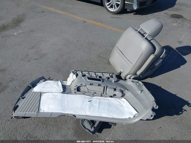 46011071 :رقم المزاد ، 5FNRL5H68FB005946 vin ، 2015 Honda Odyssey Ex-l مزاد بيع