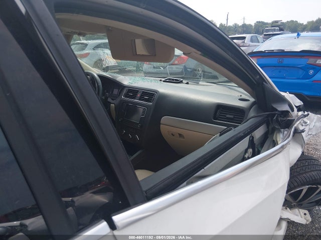 2013 Volkswagen Jetta 2.5l Se მანქანა იყიდება აუქციონზე, vin: 3VWDP7AJ6DM383326, აუქციონის ნომერი: 46011192