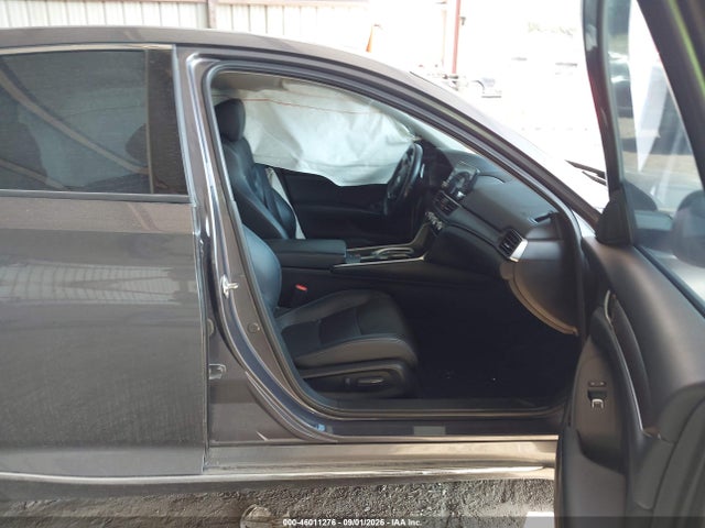 46011276 :رقم المزاد ، 1HGCV2F95JA000301 vin ، 2018 Honda Accord Touring 2.0t مزاد بيع