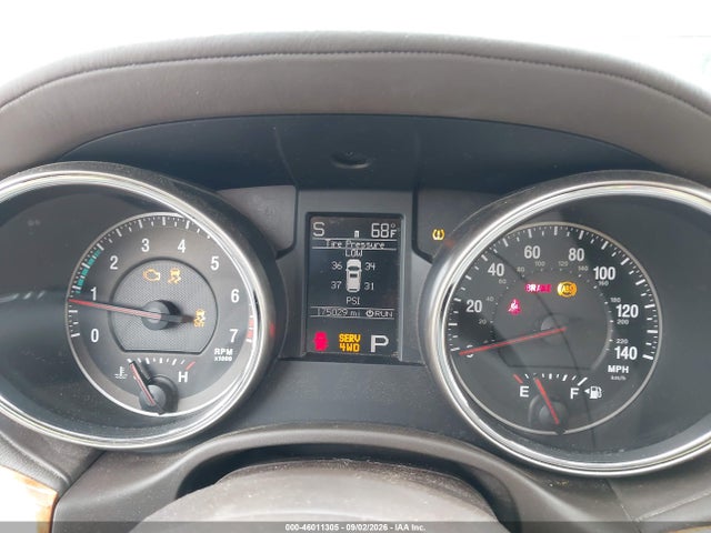 46011305 :رقم المزاد ، 1C4RJFCG1CC220704 vin ، 2012 Jeep Grand Cherokee Overland مزاد بيع