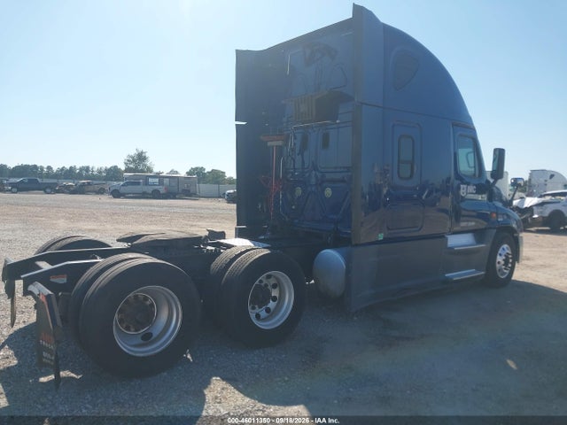 2016 Freightliner Cascadia 125 მანქანა იყიდება აუქციონზე, vin: 3AKJGLDR8GSGX3489, აუქციონის ნომერი: 46011350
