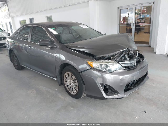 46011463 :رقم المزاد ، 4T4BF1FKXER442212 vin ، 2014 Toyota Camry Le مزاد بيع