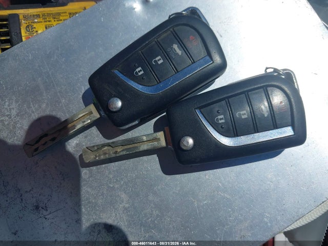 JTDEPRAE6LJ097946 Toyota COROLLA LE
