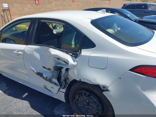 JTDEPRAE6LJ097946 Toyota COROLLA LE