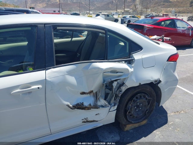 JTDEPRAE6LJ097946 Toyota COROLLA LE