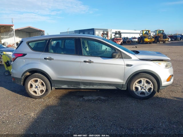 2017 Ford Escape S მანქანა იყიდება აუქციონზე, vin: 1FMCU0F71HUC19331, აუქციონის ნომერი: 46011657