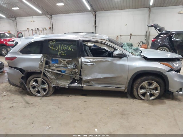 Продажа на аукционе авто 2016 Toyota Highlander Limited V6, vin: 5TDDKRFH0GS252769, номер лота: 46011696