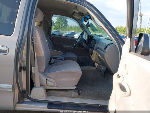 46011830 :رقم المزاد ، 5TBBT48122S322216 vin ، 2002 Toyota Tundra Ltd V8 مزاد بيع