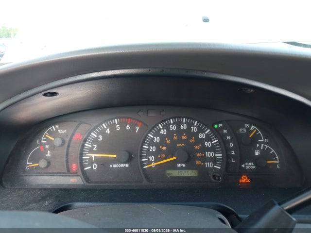 46011830 :رقم المزاد ، 5TBBT48122S322216 vin ، 2002 Toyota Tundra Ltd V8 مزاد بيع