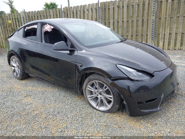 2024 Tesla Model Y Long Range Dual Motor All-wheel Drive მანქანა იყიდება აუქციონზე, vin: 7SAYGDEEXRA220013, აუქციონის ნომერი: 46011834