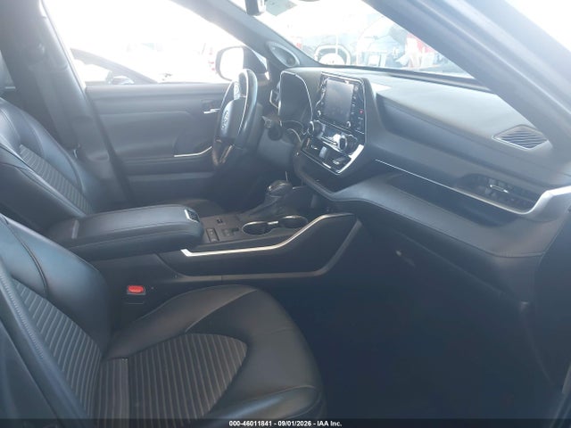 Toyota Highlander Xse 2022 5TDJZRAH2NS111690 Image 5