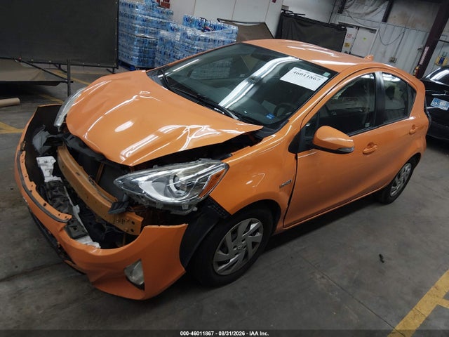46011867 :رقم المزاد ، JTDKDTB35F1092828 vin ، 2015 Toyota Prius C Two مزاد بيع
