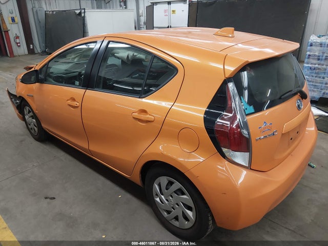 46011867 :رقم المزاد ، JTDKDTB35F1092828 vin ، 2015 Toyota Prius C Two مزاد بيع