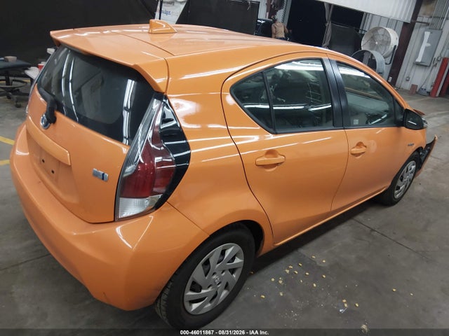 46011867 :رقم المزاد ، JTDKDTB35F1092828 vin ، 2015 Toyota Prius C Two مزاد بيع
