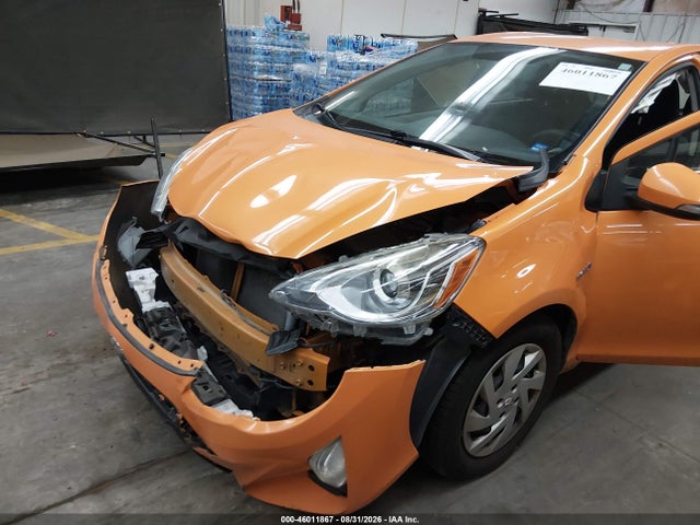46011867 :رقم المزاد ، JTDKDTB35F1092828 vin ، 2015 Toyota Prius C Two مزاد بيع