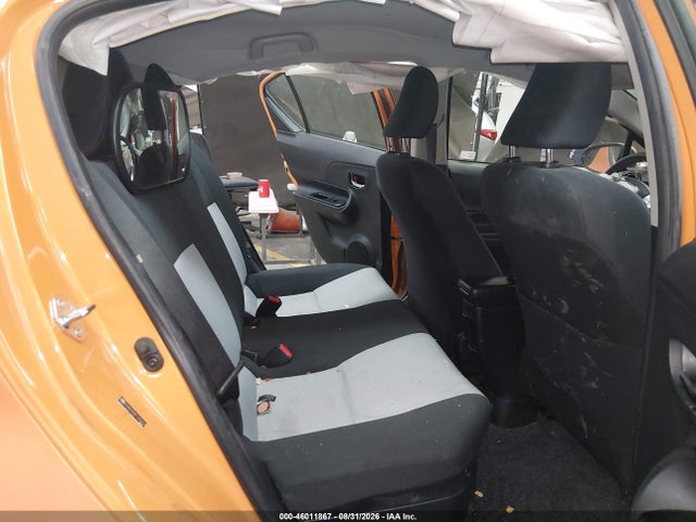 46011867 :رقم المزاد ، JTDKDTB35F1092828 vin ، 2015 Toyota Prius C Two مزاد بيع