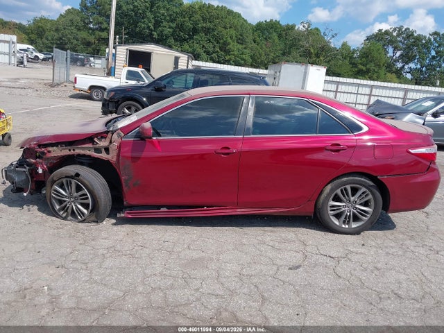 46011994 :رقم المزاد ، 4T1BF1FK9HU657868 vin ، 2017 Toyota Camry Se مزاد بيع