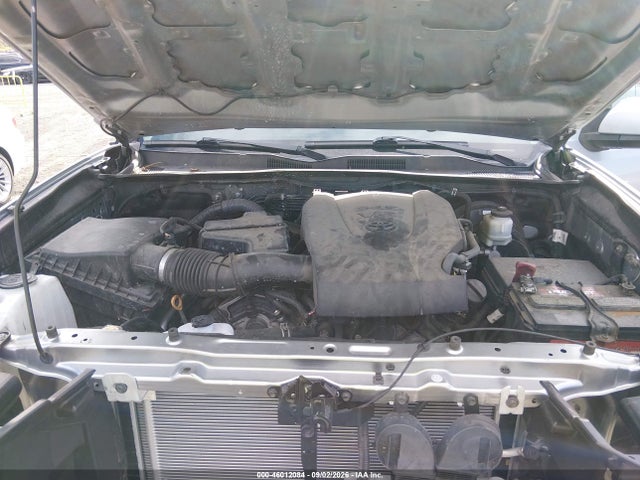 5TFCZ5AN5HX076858 Toyota Tacoma Sr5 V6