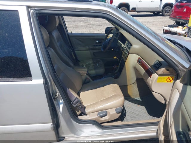 Продажа на аукционе авто 2000 Volvo S70 Se, vin: YV1LS61J1Y2662844, номер лота: 46012096